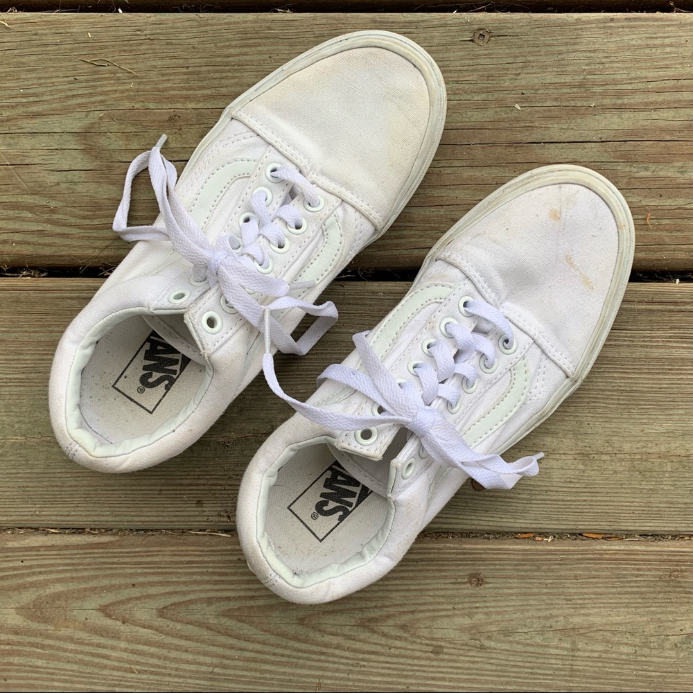 Reposh white Vans